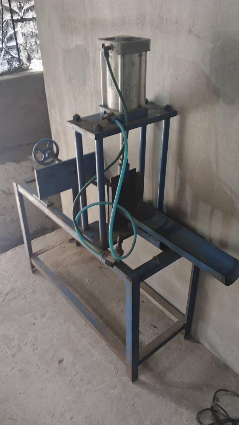 Pneumatic Cutting Machine 1