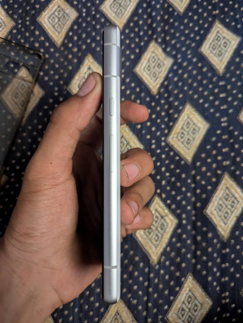 Google Pixel 7a 3
