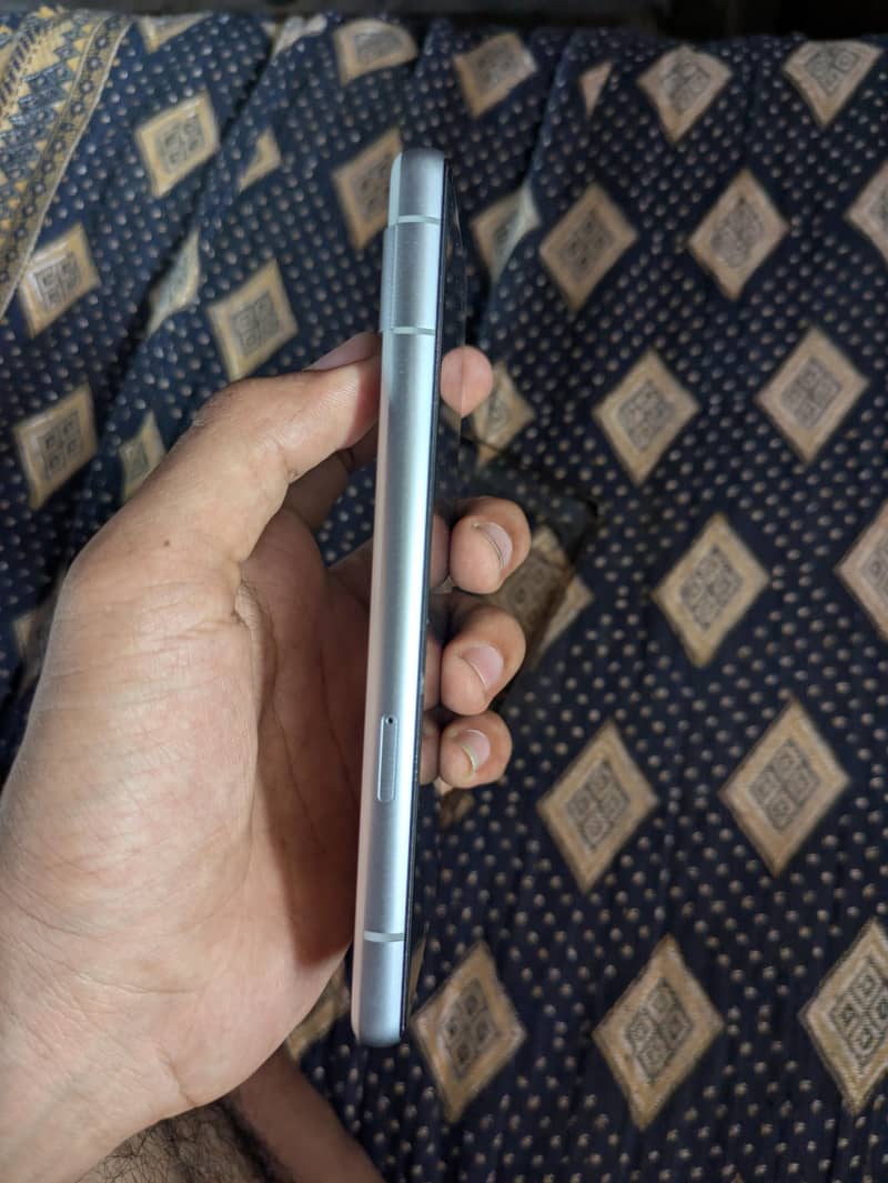Google Pixel 7a 5