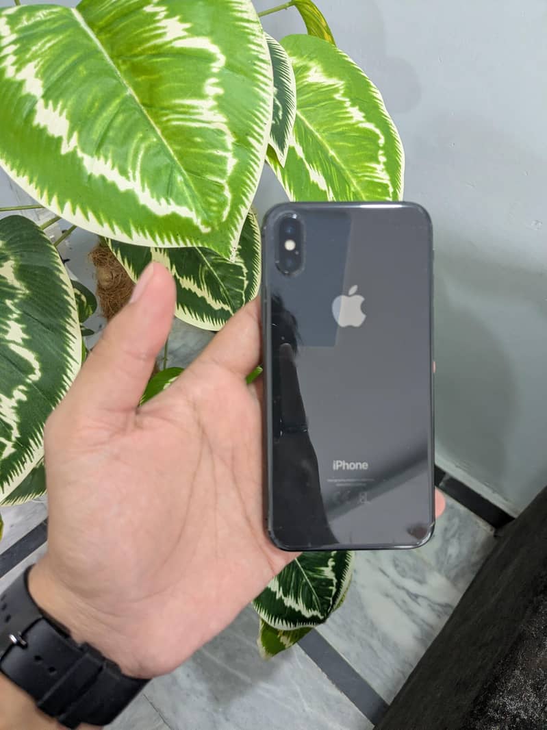 Apple iPhone X 5
