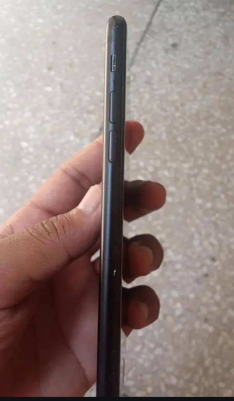 Apple iPhone 7 1