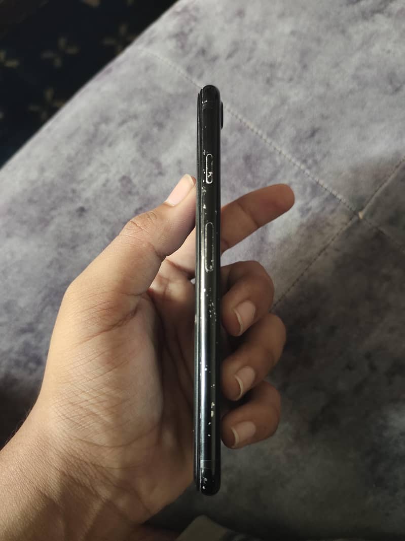 Apple iPhone 7 2