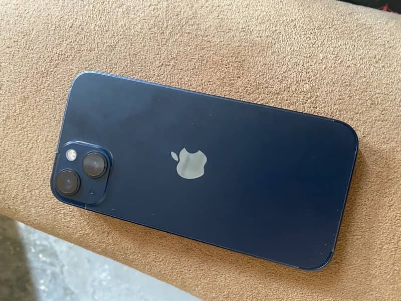 Apple iPhone 13 6