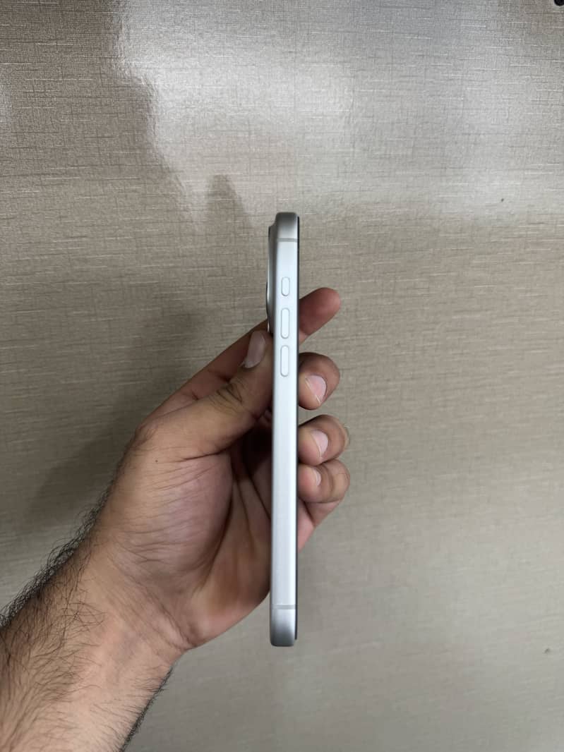 Apple iPhone 17 Pro Max 3