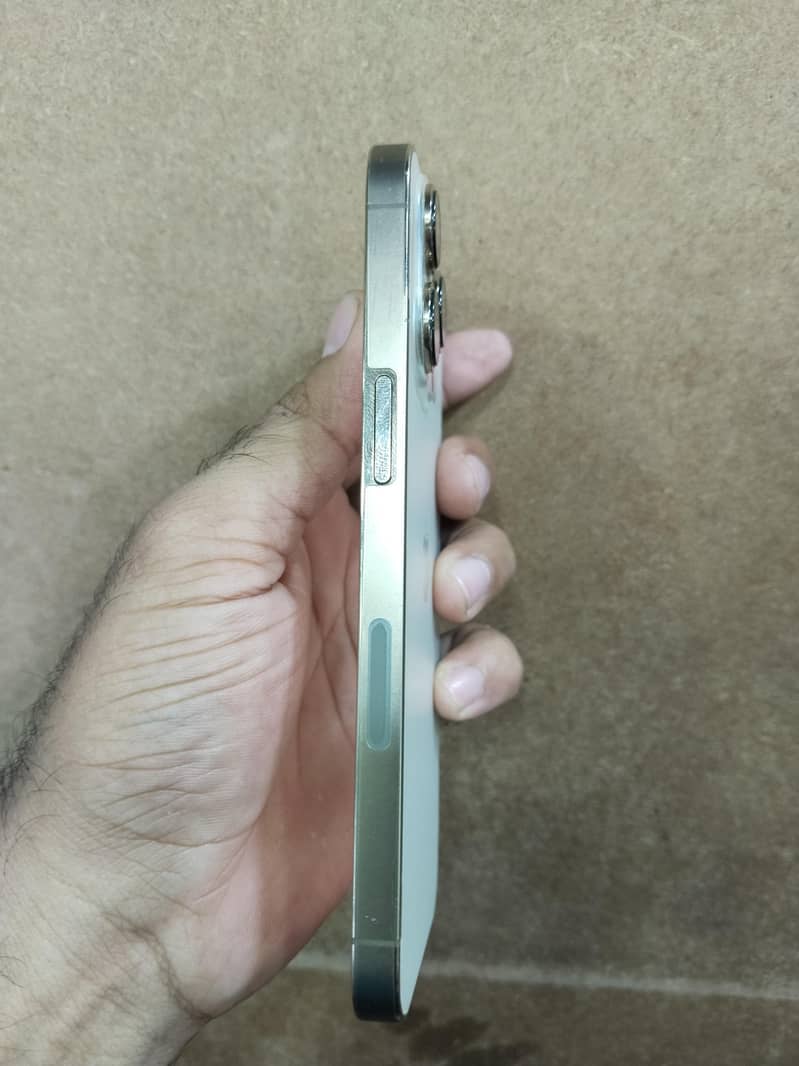 Apple iPhone 13 Pro 3