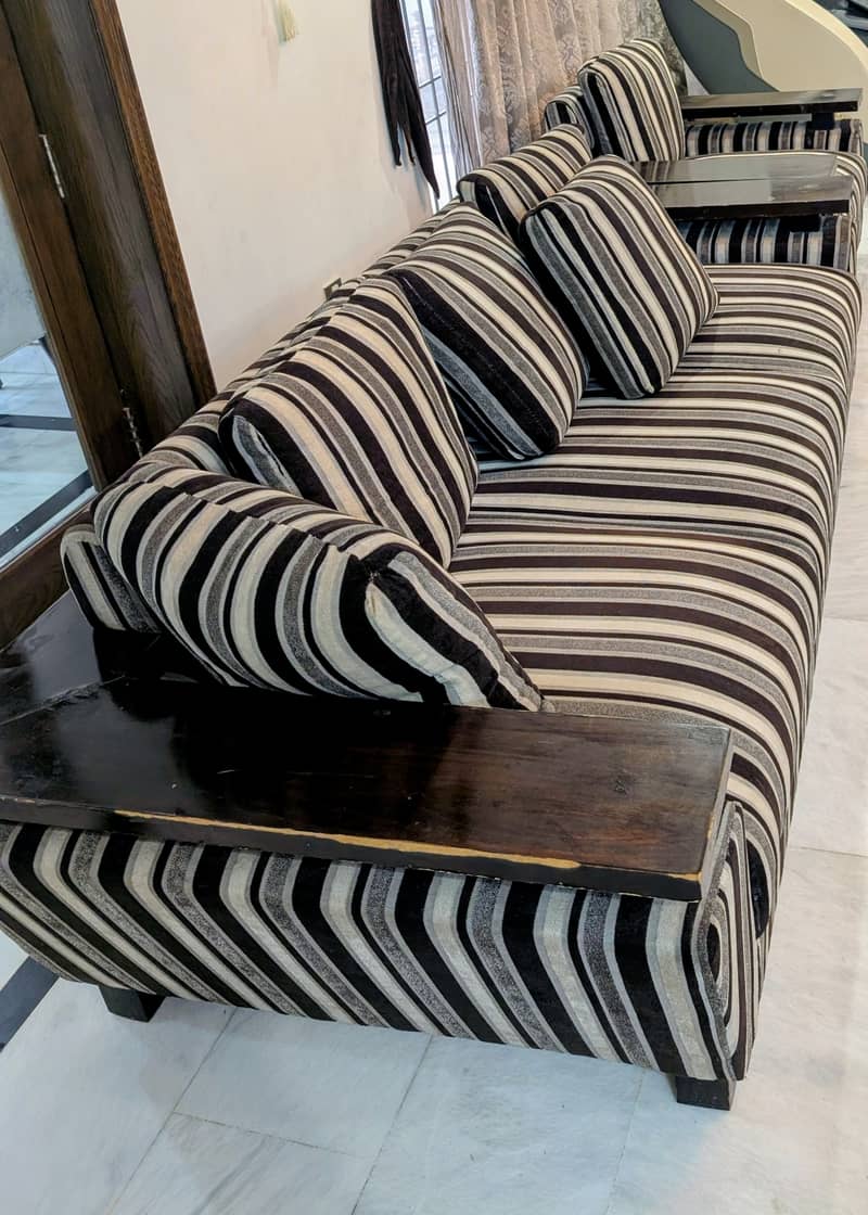 3 + 1 Used Sofa Set. 2