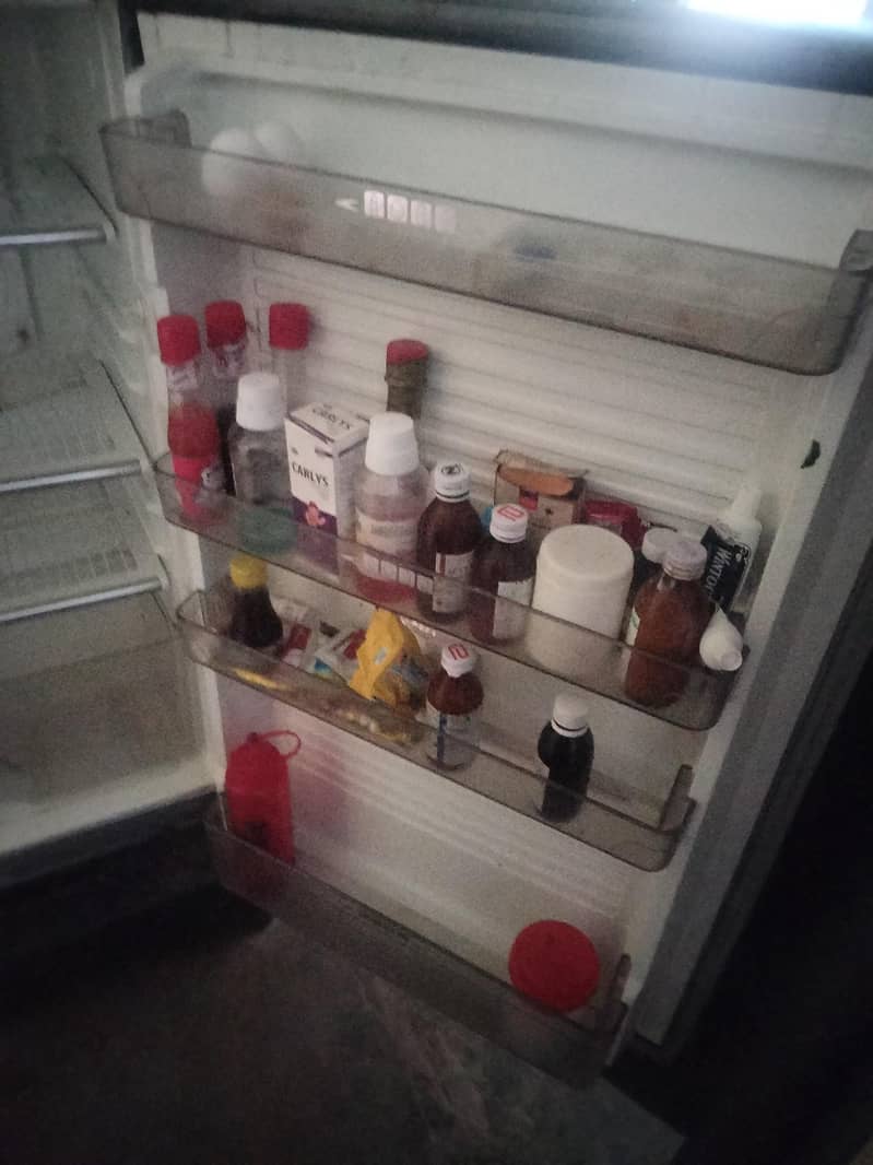 refrigerator 0