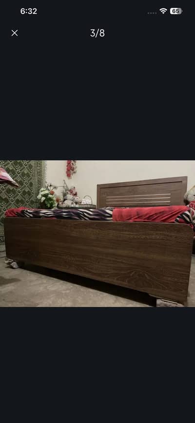 Woden bed