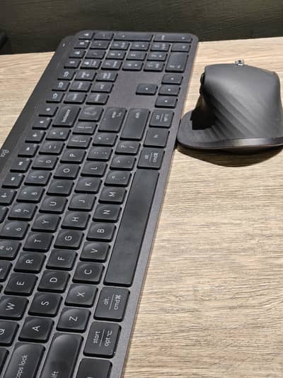 Logitech MX master 3s Mouse Keyboard Combo