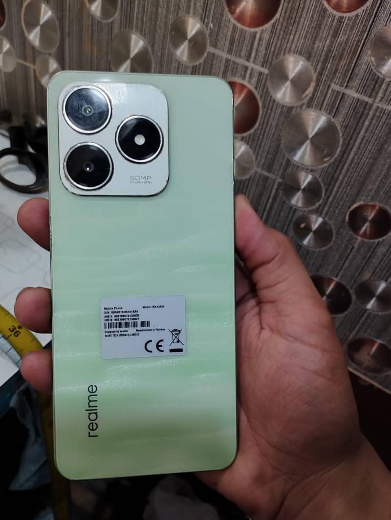 Realme C63 1