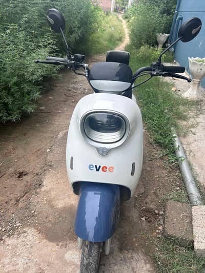 new evee electric scooty+charger