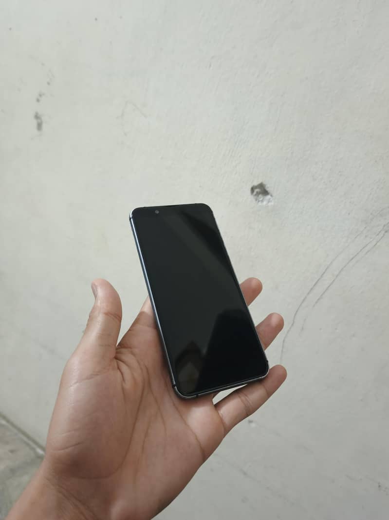 Sharp Aquos Sense 2