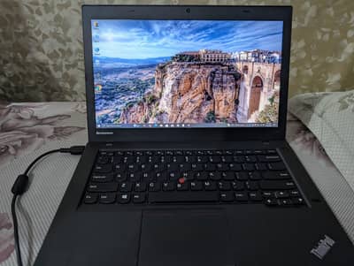 Lenovo Thinkpad Core i5 5th Gen 8 GB RAM 256 GB SSD