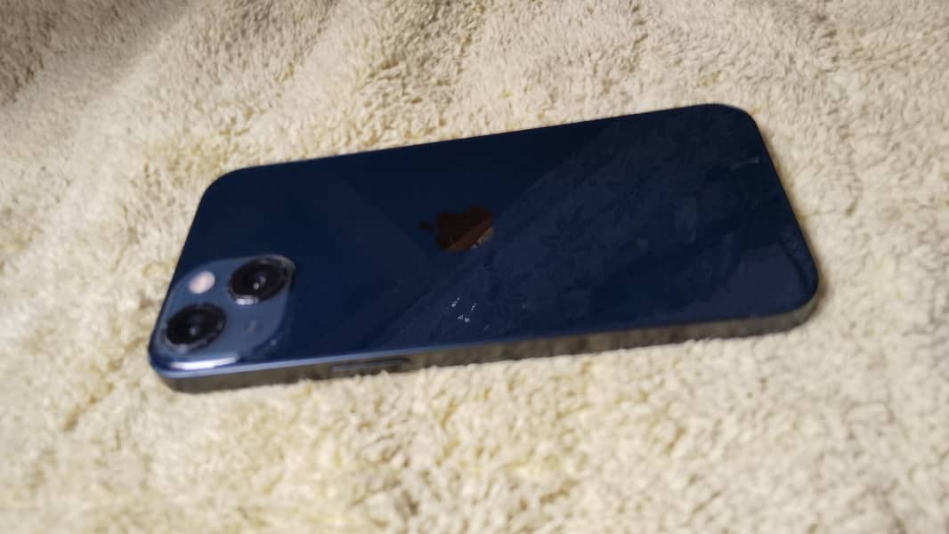 Apple iPhone 13 mini 4