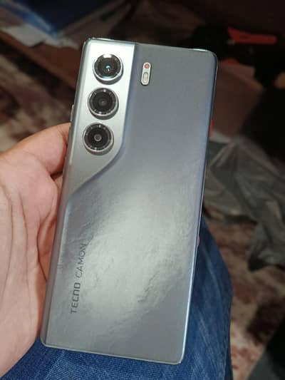 Tecno CAMON 40 Pro