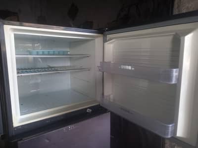 Dawlance fridge medium saiz