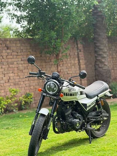 infinity 150cc 2025 model 9200 driven white clr  price kaam kr do ga