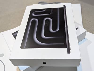 MacBook Pro M5 Max chip  14inch 36/2TB Box Pack From USA Space Black