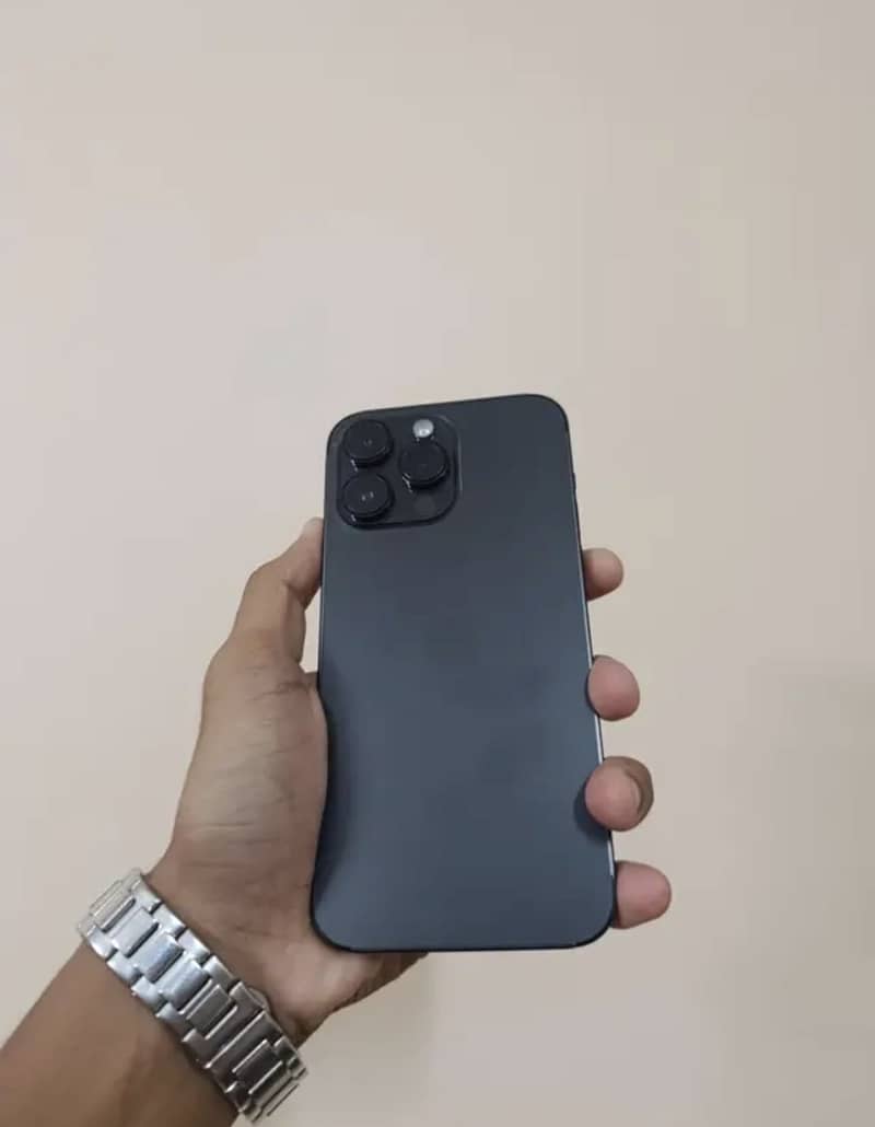 iPhone 14 Pro Max 4