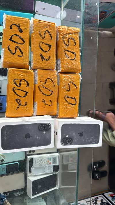 Apple iPhone 16