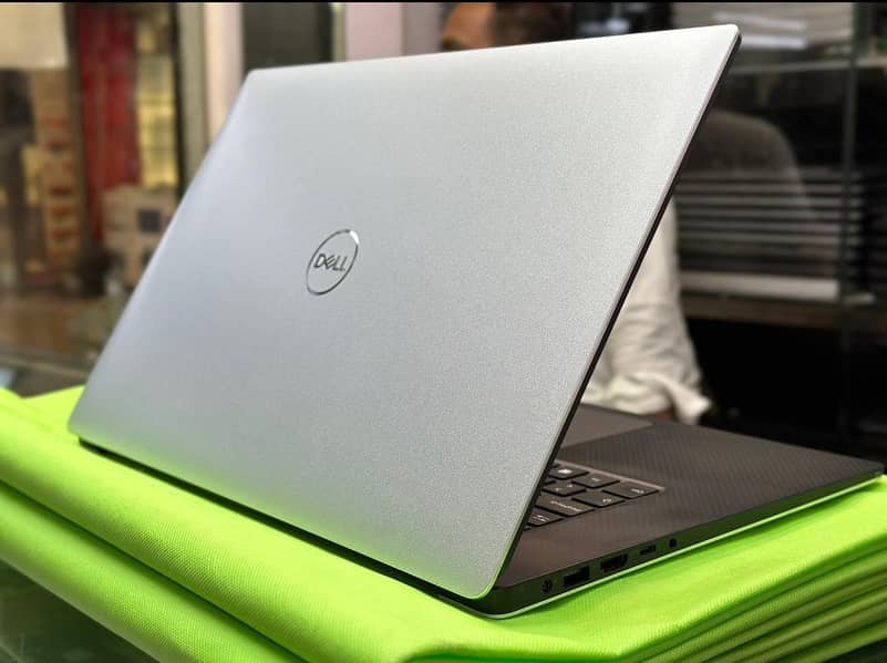 Dell Precision 5540 0
