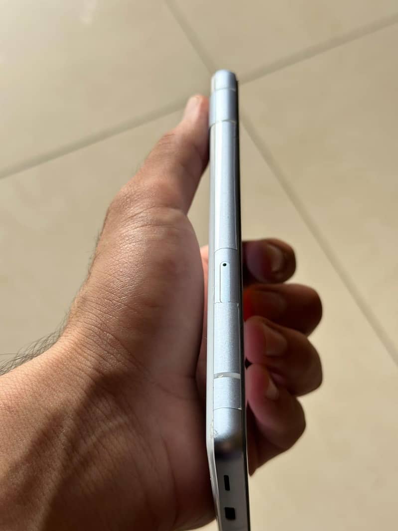 Google Pixel 7a 5