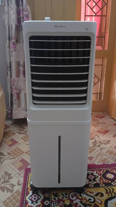 Gree cooler 10/10 condition perfect for room or office. compact cooler.
