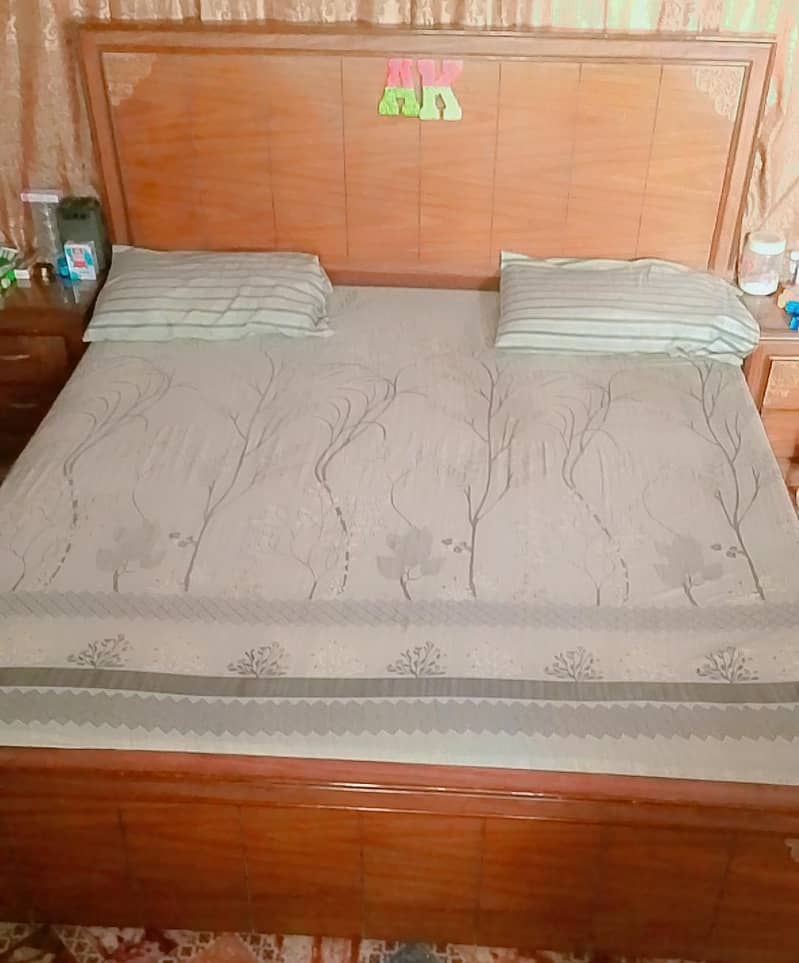king size bed 0