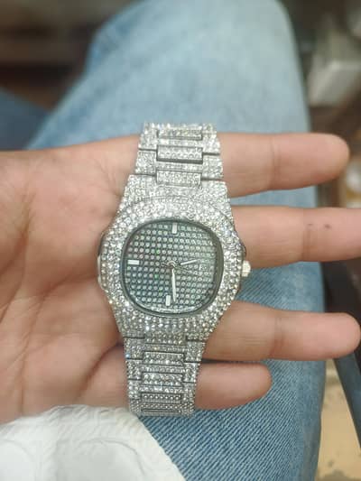 perfect watch with zircon stone dial never used