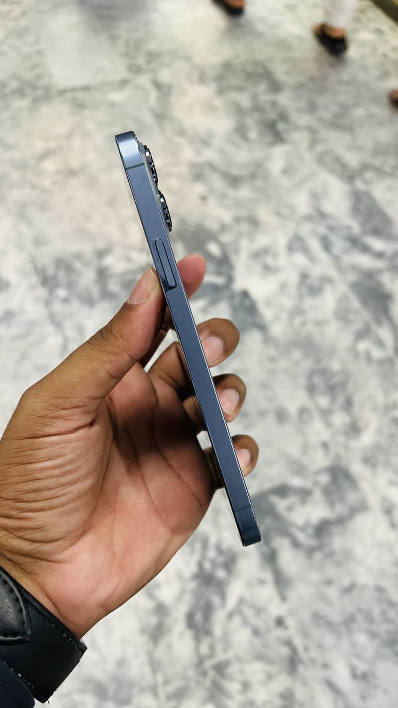 Apple iPhone 13 Pro Max 0