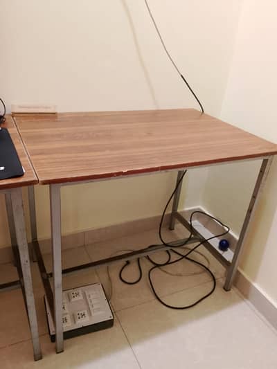Study Table / Computer Desk – Wooden Top with Metal Frame (3x2 ft)