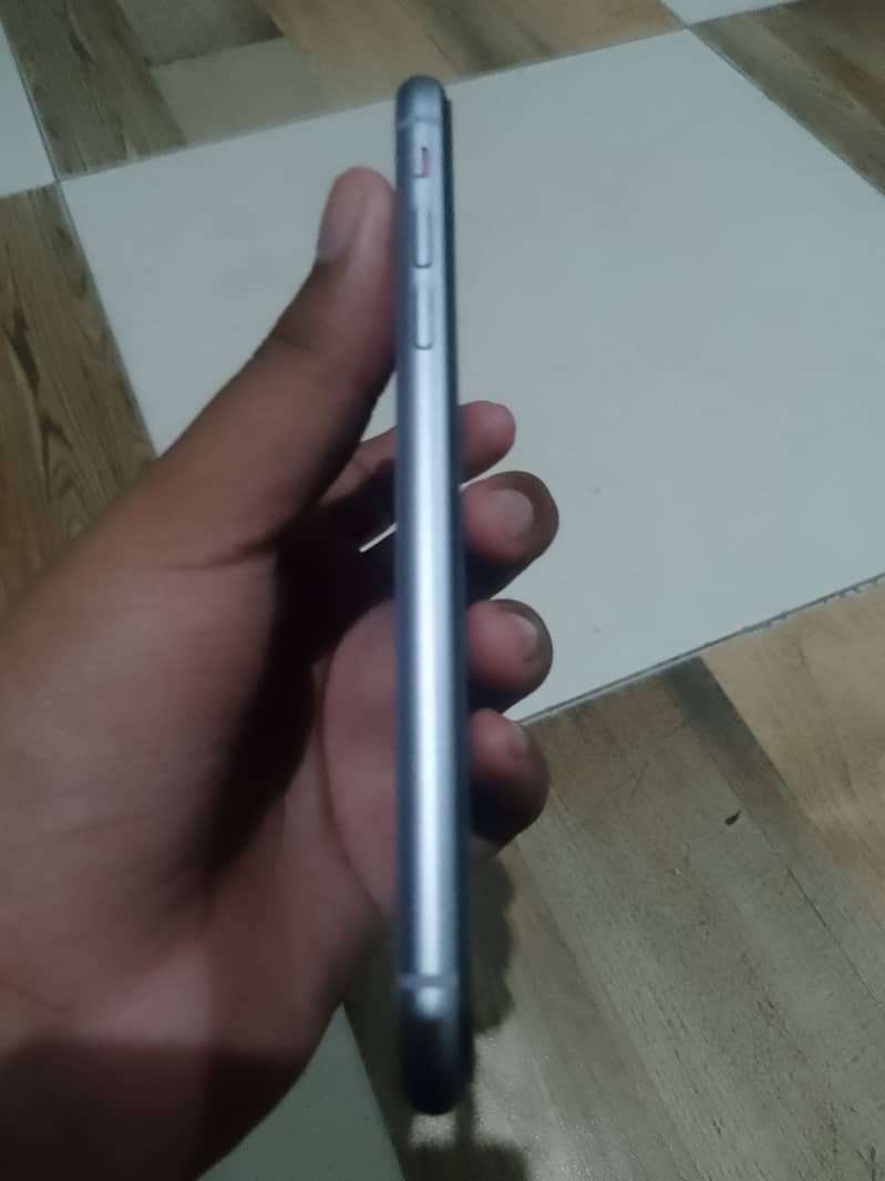 Apple iPhone 11 3