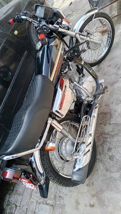 HONDA 125 SPACIAL EDITION