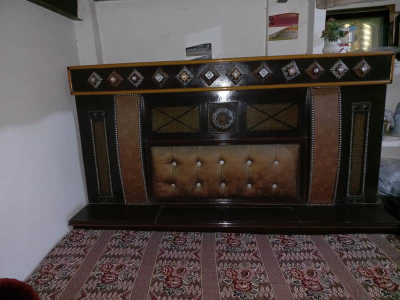 Full size bed 0