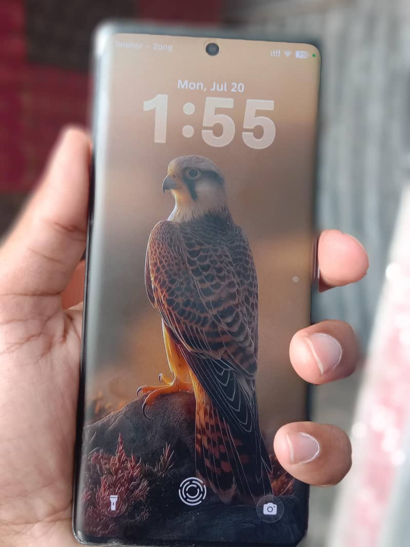 TECNO CAMON 40PRO 0
