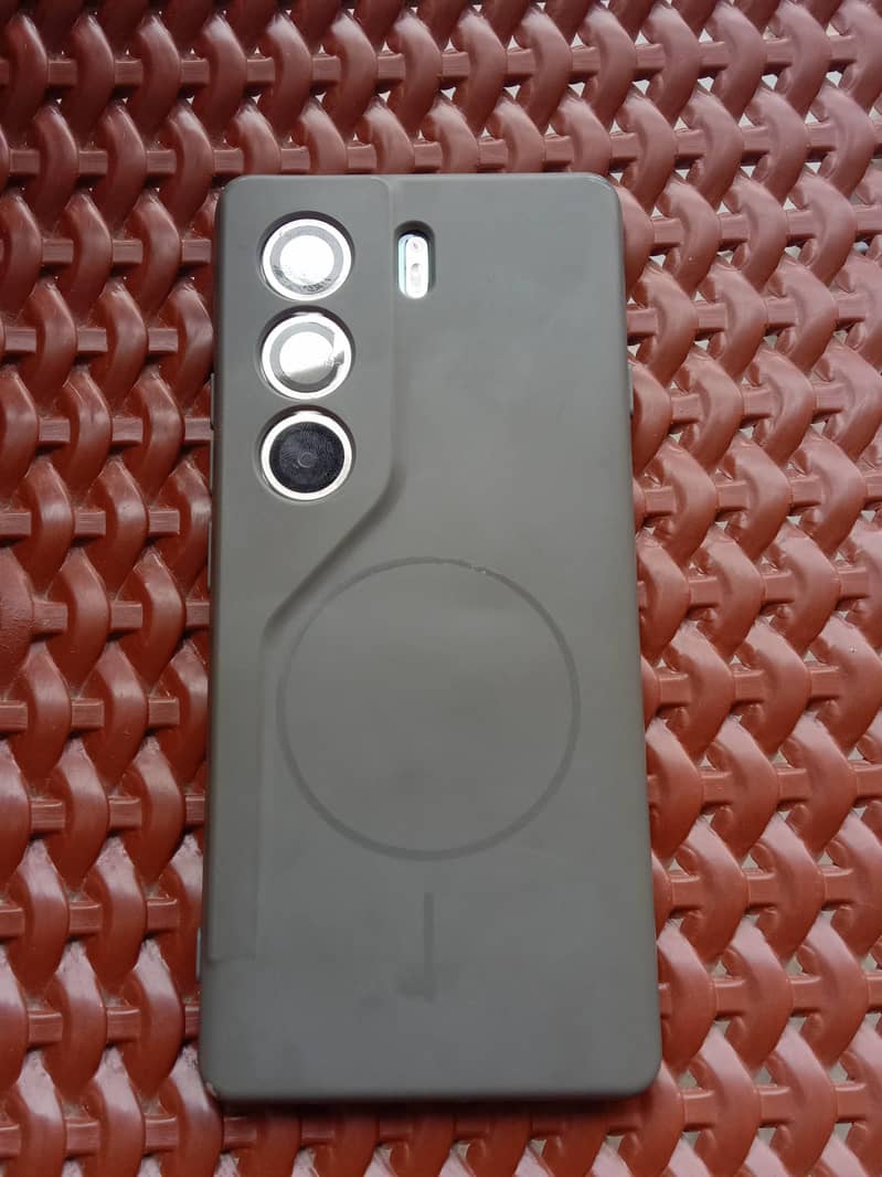 TECNO CAMON 40PRO 3