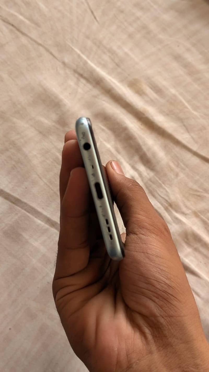 OPPO A76 3