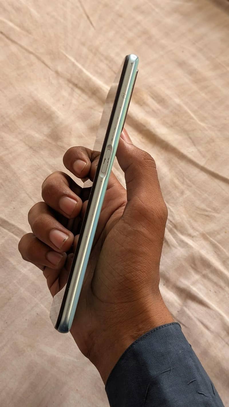 OPPO A76 4