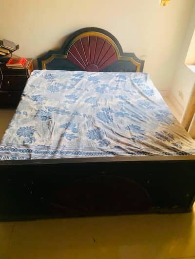 1 bed normal 1 table