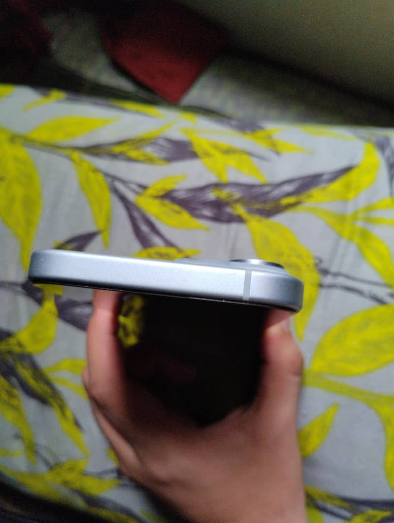 Apple iPhone 15 2