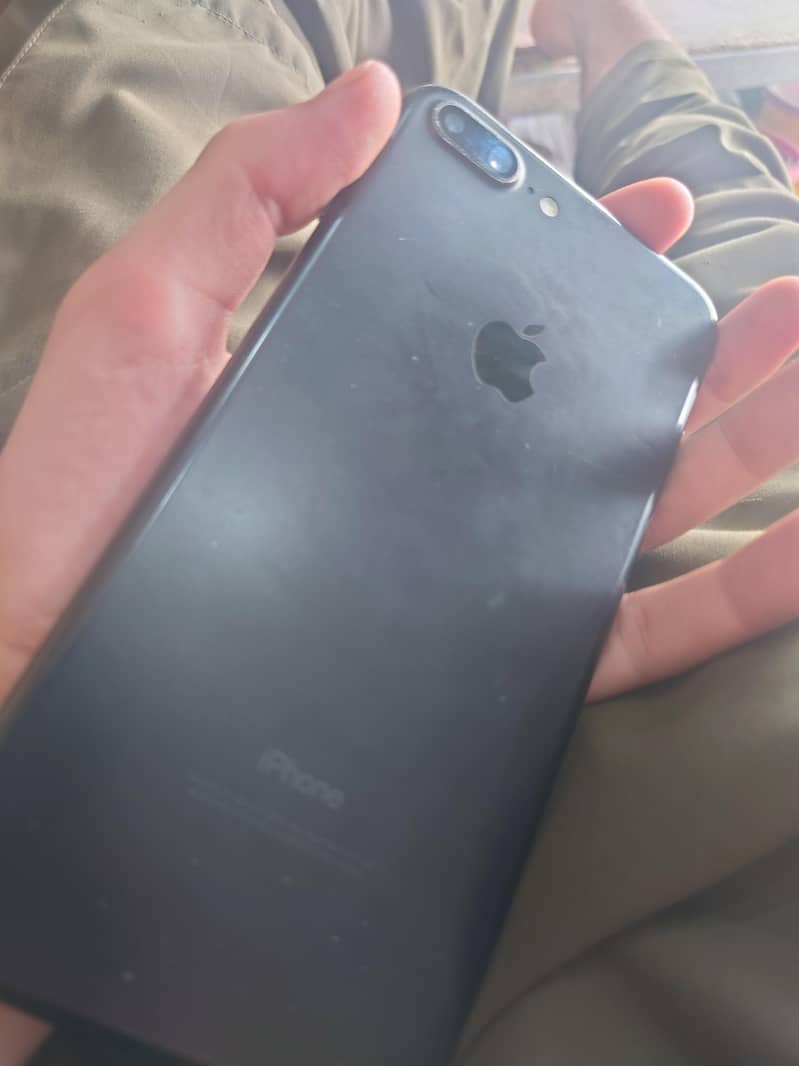 Apple iPhone 7 Plus 0
