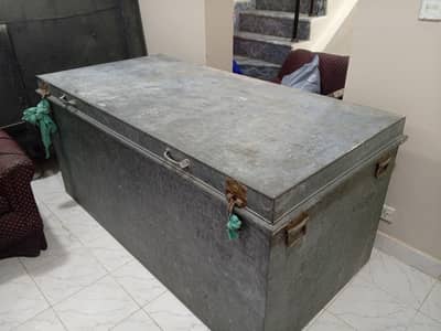 Iron Trunck(Peti)