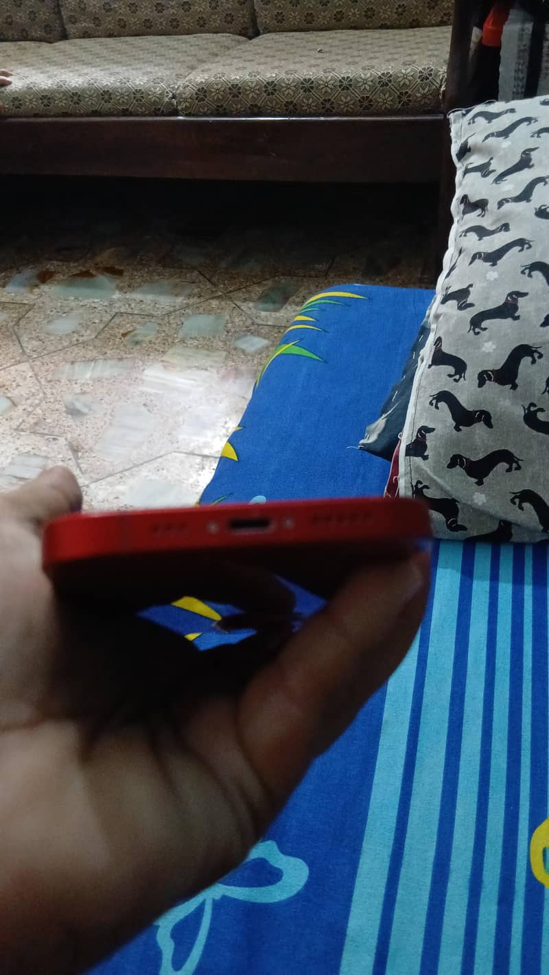 Apple iPhone 13 1