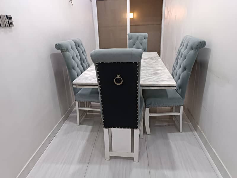 Dinning Table 4