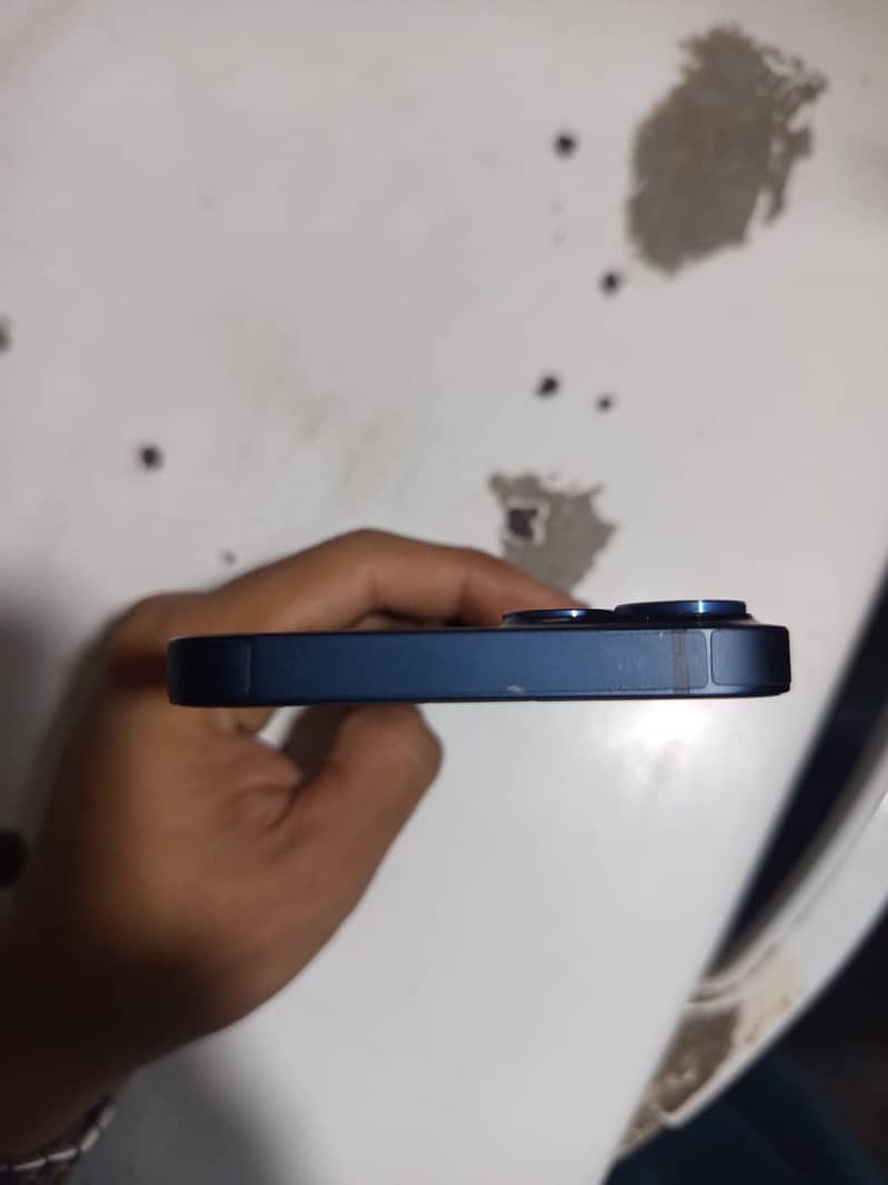 Apple iPhone 13 1