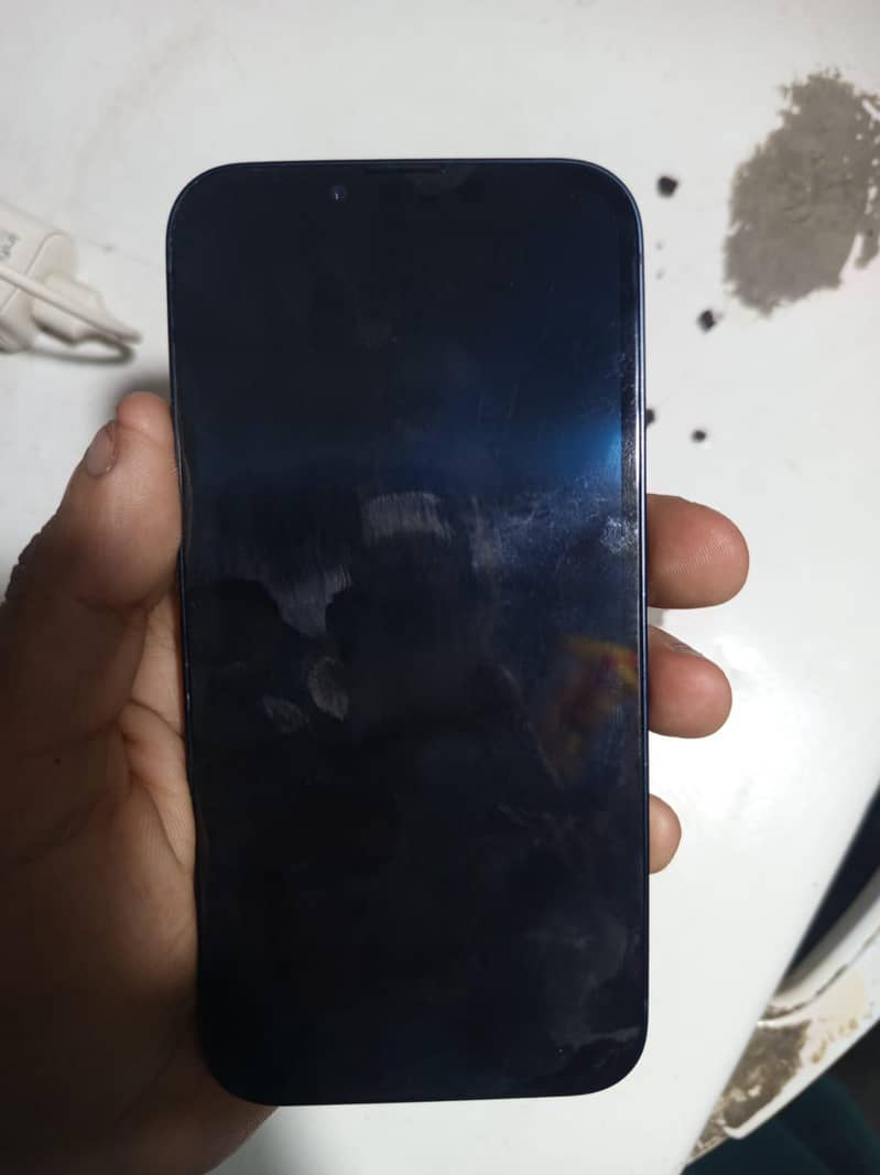 Apple iPhone 13 2