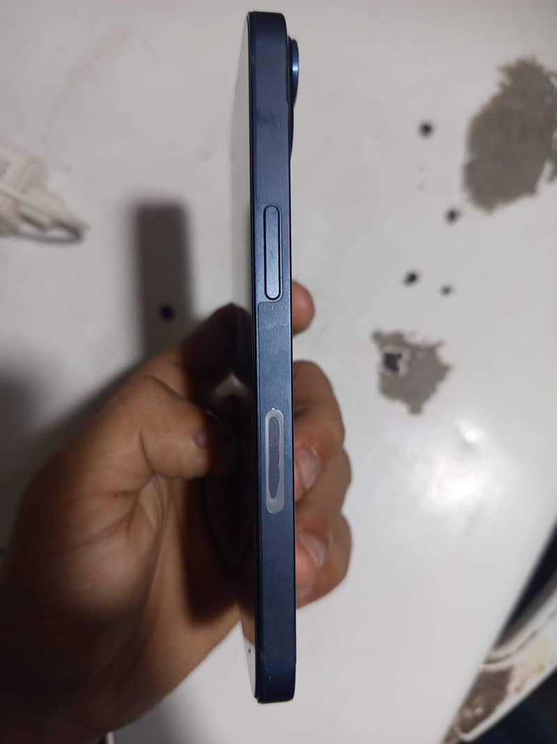 Apple iPhone 13 3