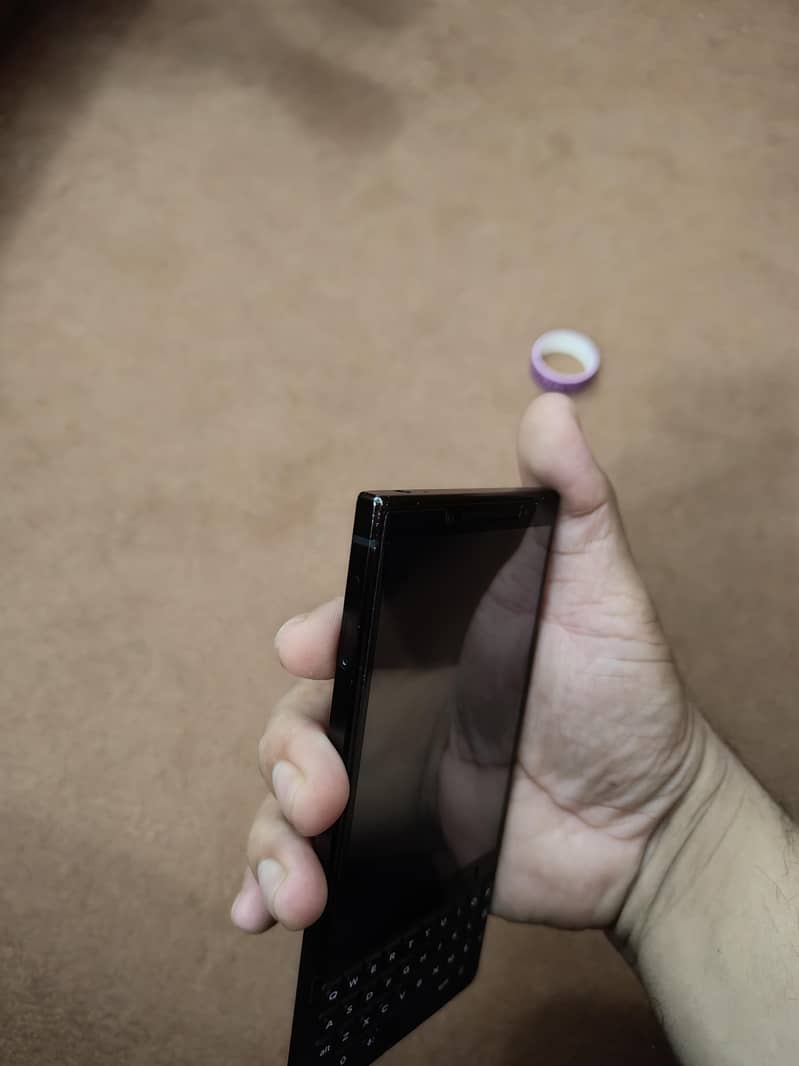 BlackBerry KEY2 Android 15 4