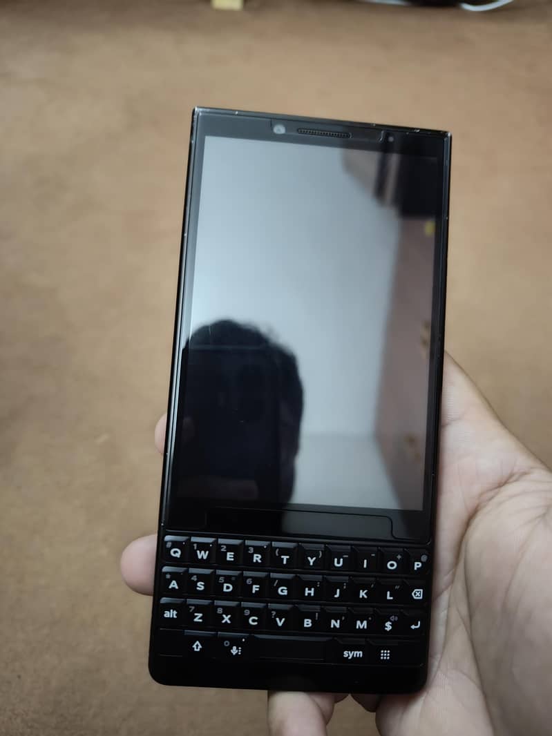 BlackBerry KEY2 Android 15 8