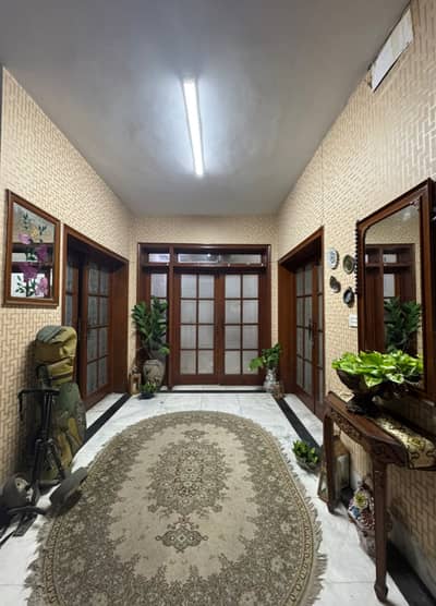 One Kanal Used Modern Design Owner Build Bungalow For Sale At Prime Location Of DHA Lahore Near To Park Masjid & Commercial Market.